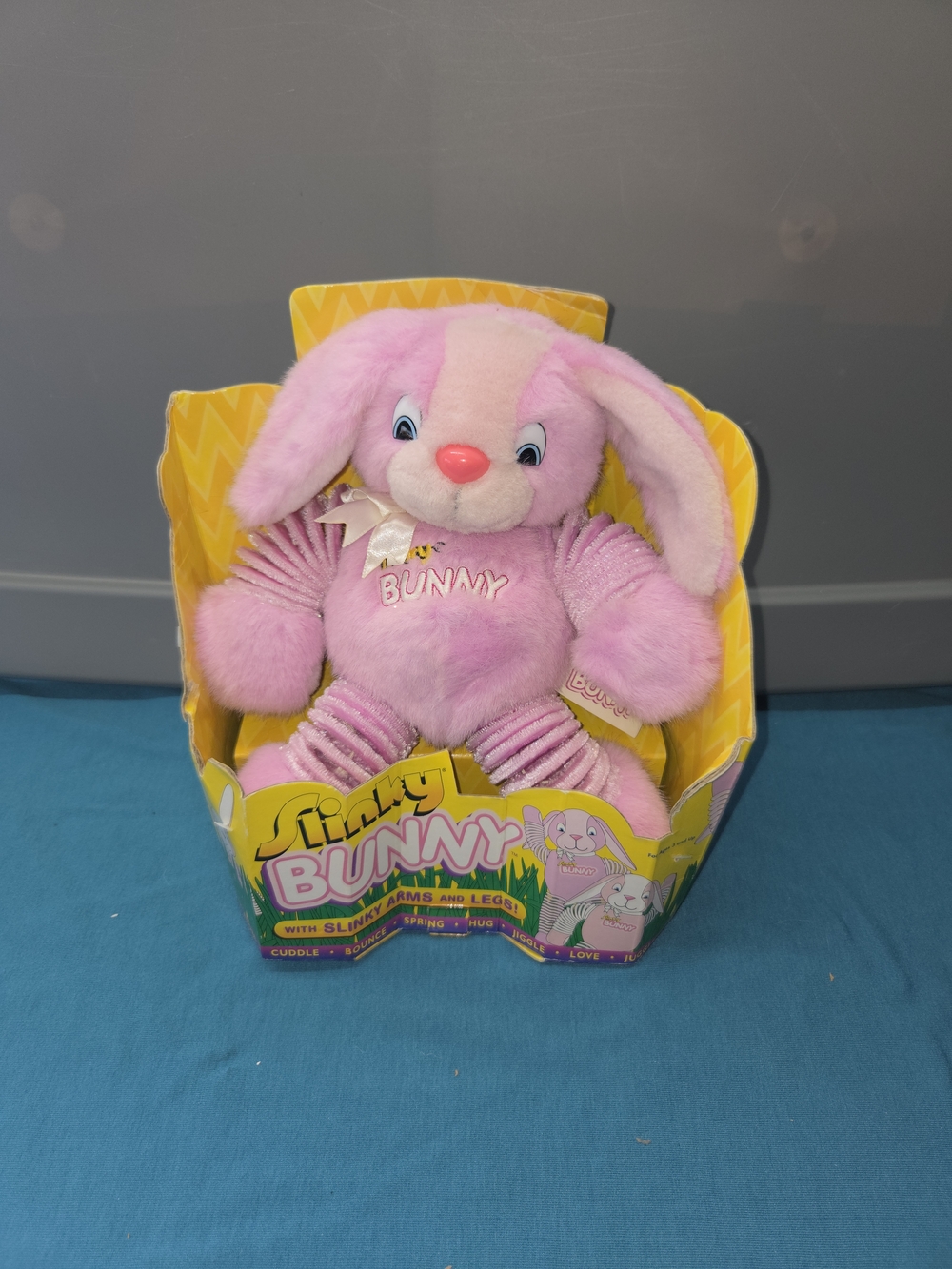 RARE 2000 Slinky Bunny Rabbit